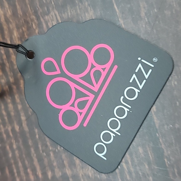 PAPARAZZI ROSE GOLD TONE TURQUOISE CUFF BRACELET - Picture 8 of 10